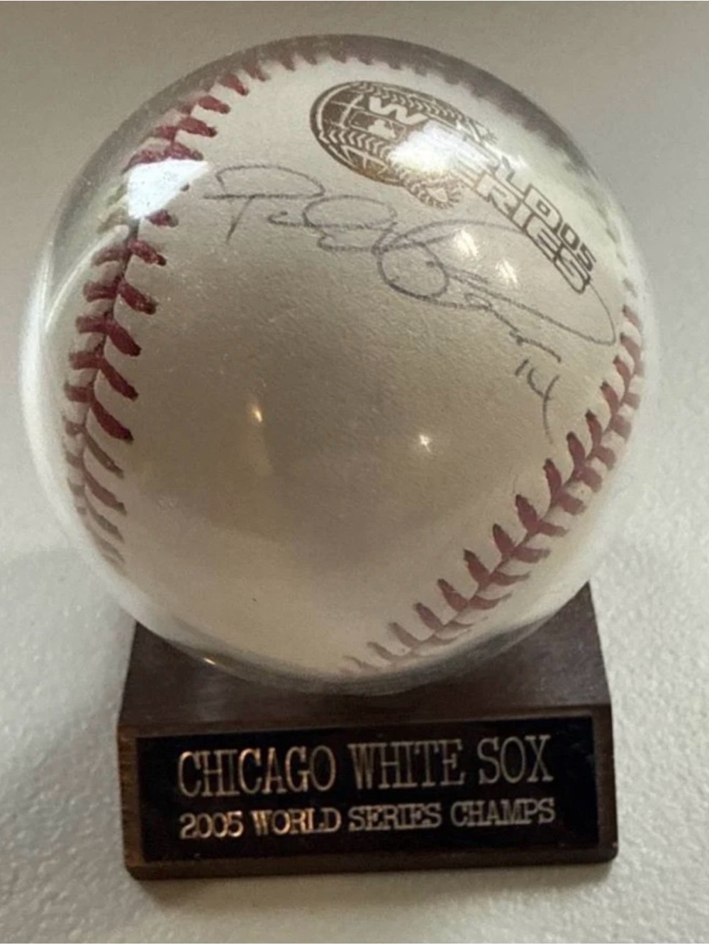 Paul Konerko Signed 2005 World Series Baseball Chicago White Sox Auto Display